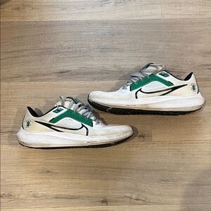 Nike White and Green Sneakers. Pegasus 40. Oregon Track Club